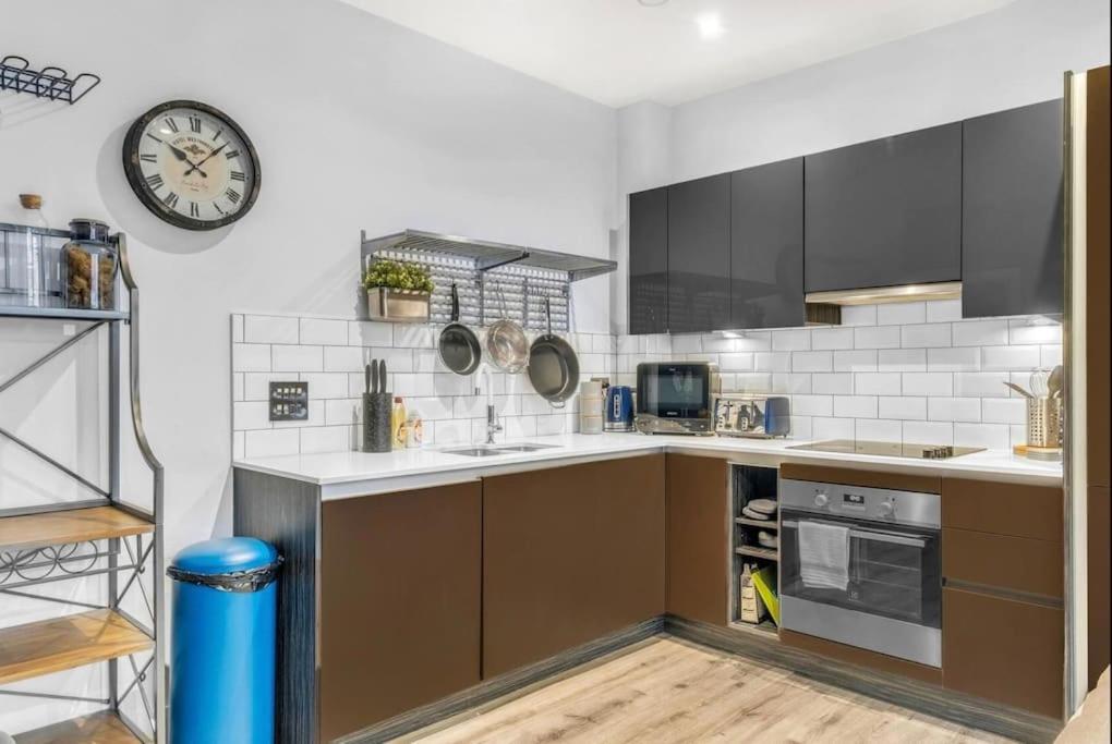 Giant Savings On Long Stays B1 Living, Enquire Now Birmingham Kültér fotó